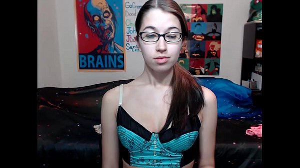 6cam.biz slut alexxxcoal masturbating on live webcam